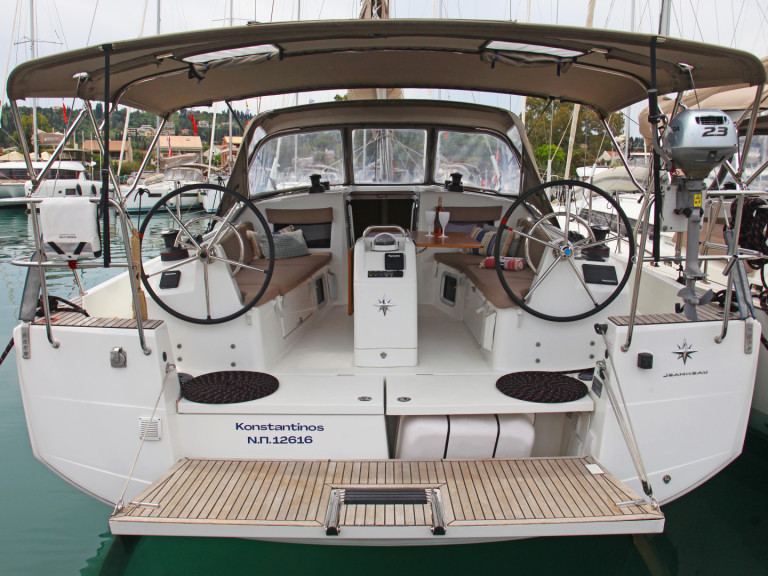 Ein Jeanneau Sun Odyssey 410 mieten in Nidri