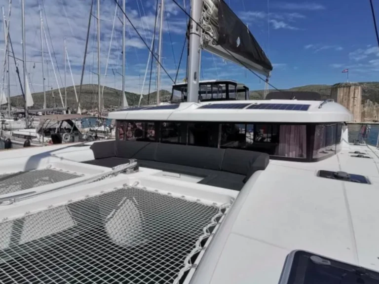 Lagoon Lagoon 450 mieten Figari