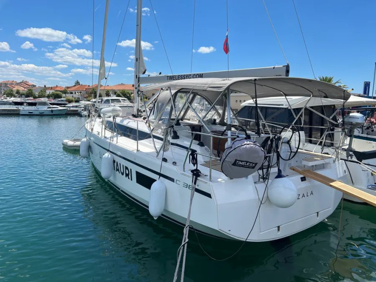 Ein Bavaria Bavaria C38 mieten in Biograd na Moru