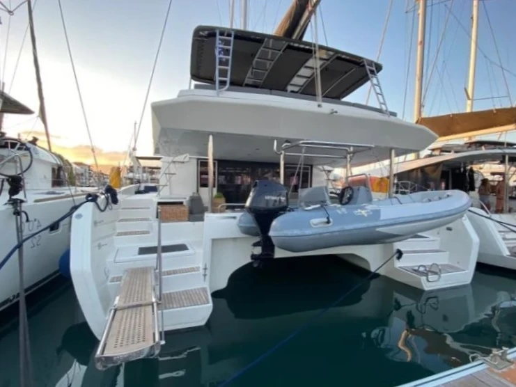 YachtCharter in Paros (Insel) - Dufour Dufour 48 CAT auf SamBoat