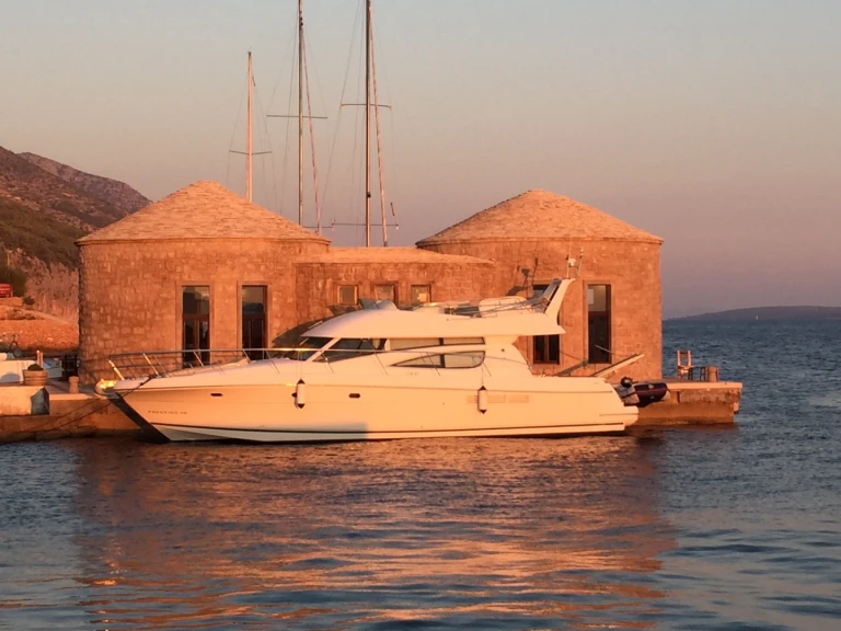 YachtCharter in Cagliari - Prestige Prestige 46 Fly-a auf SamBoat