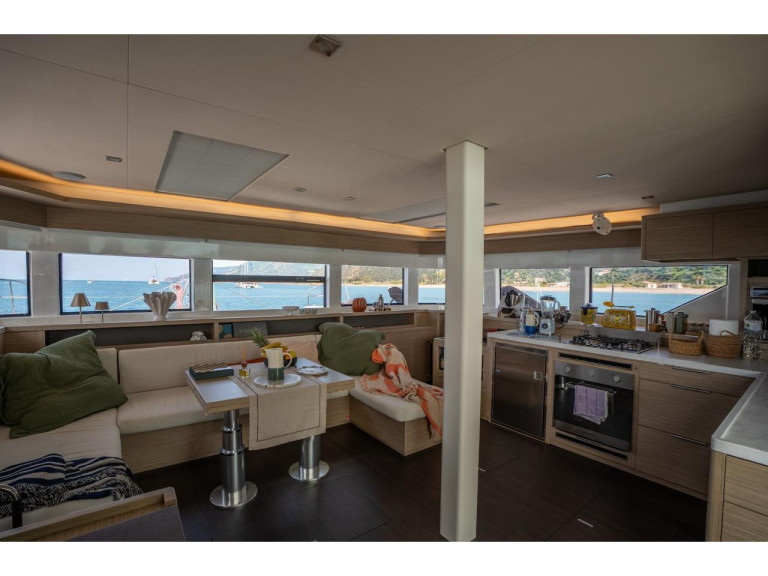 Katamaran mit oder ohne Skipper Lagoon mieten in Salerno