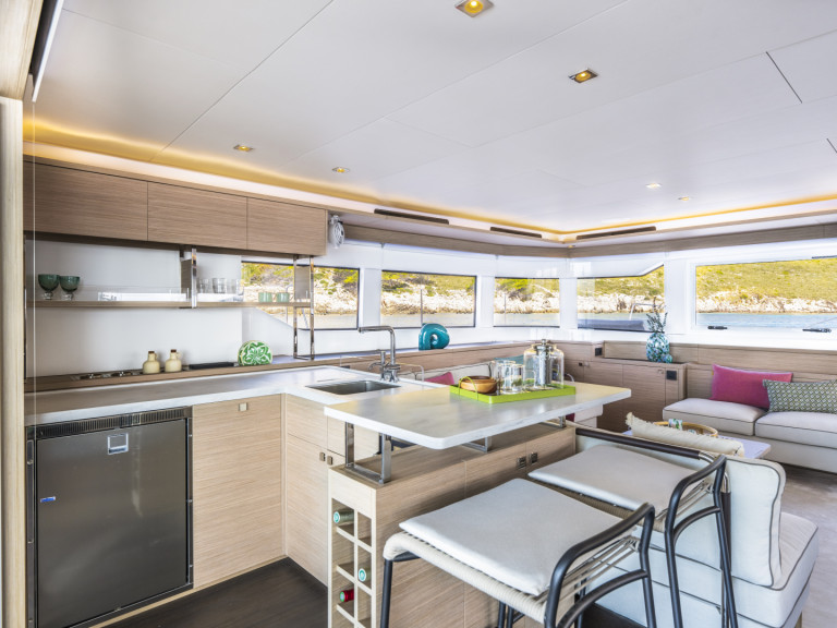 Bootsverleih Lagoon Lagoon 60 Salerno Samboat