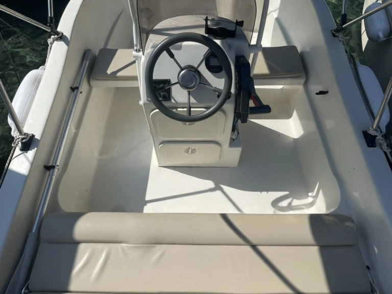 Ein Nireus Nireus 465 mieten in Aríllas