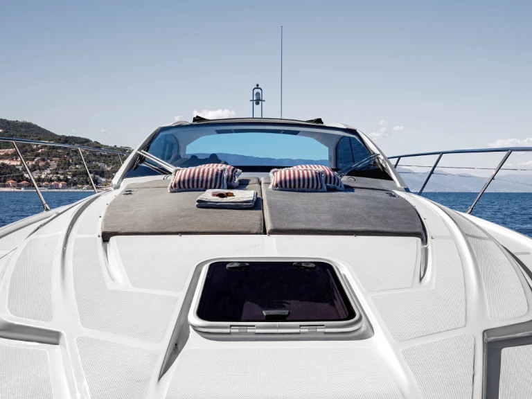 Ein Azimut Azimut Atlantis 45 mieten in Podstrana