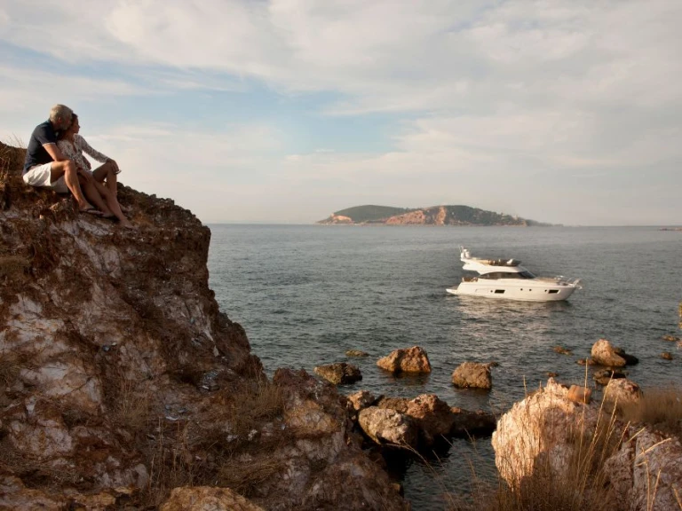 Boot mieten Podstrana günstig Virtess 420 Fly