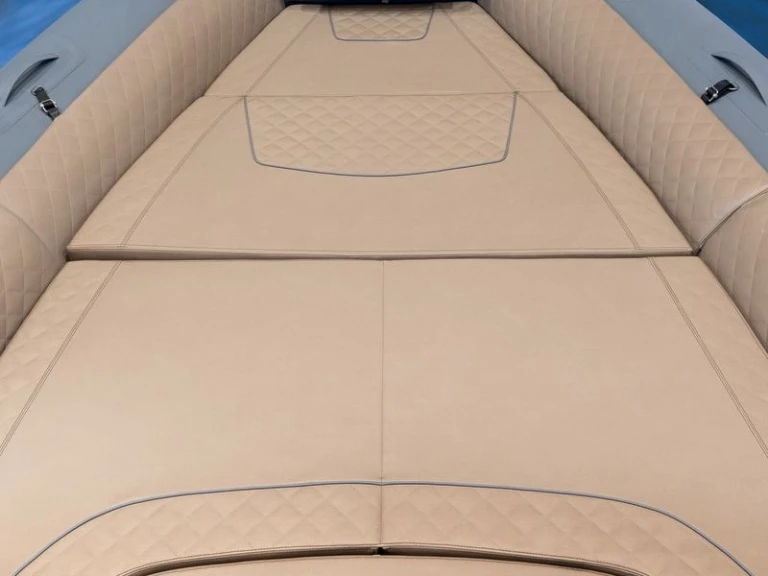 Bwa BWA 328 mieten Ajaccio