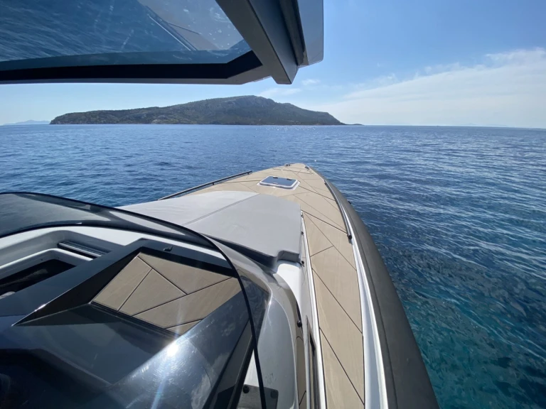 Schlauchboot mieten in Chárakas zum besten Preis