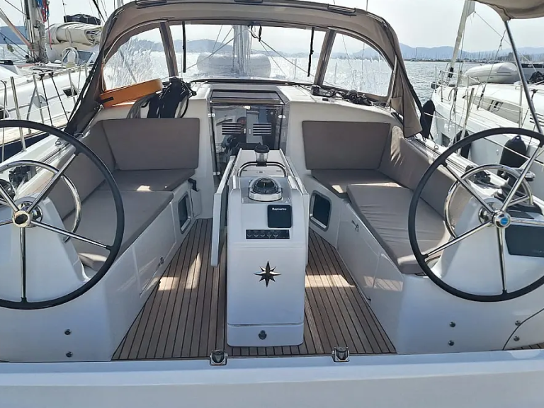 YachtCharter in Pálairos - Jeanneau Sun Odyssey 410 auf SamBoat