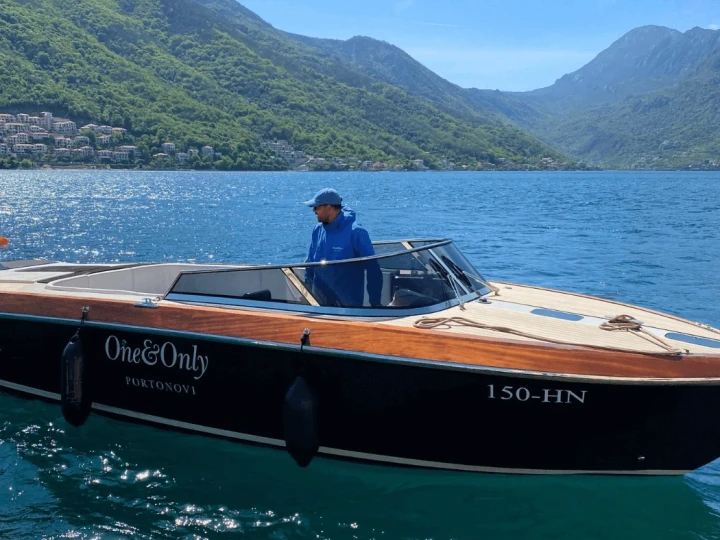 Ein  Motorboat mieten in Portonovi