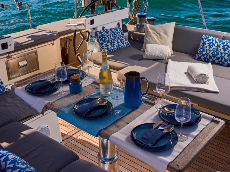 Ein Bavaria Bavaria C57 mieten in Olbia