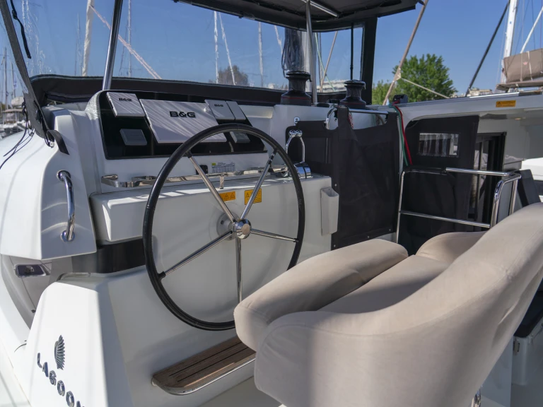 YachtCharter in Álimos - Lagoon Lagoon 42 auf SamBoat