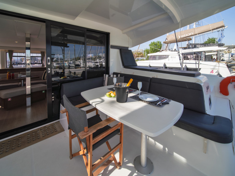 Ein Lagoon Lagoon 42 mieten in Álimos