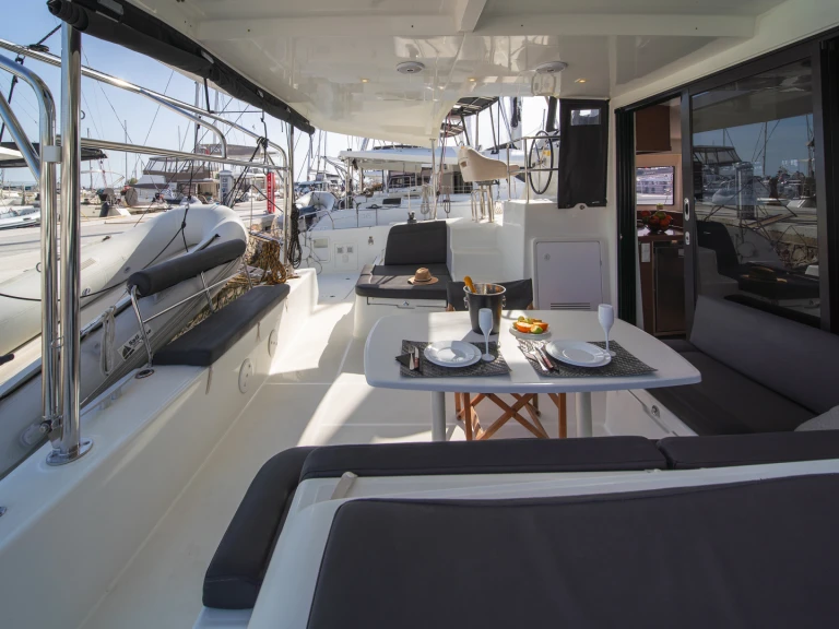 Boot mieten Álimos günstig Lagoon 42