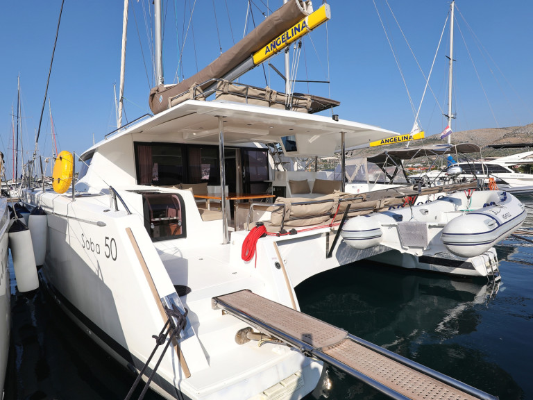 Katamaran mit oder ohne Skipper Fountaine Pajot mieten in Rogoznica