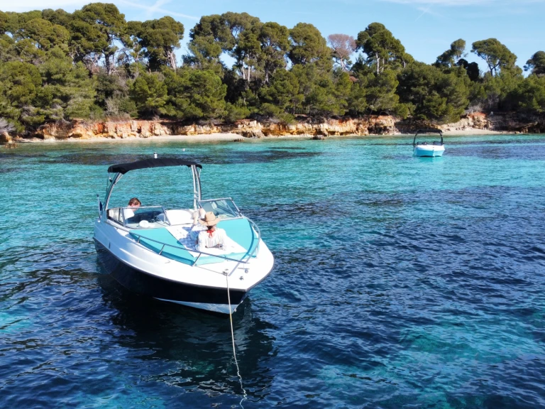 YachtCharter in Port de Cannes Marina - Crownline Crownline 210 CCR auf SamBoat