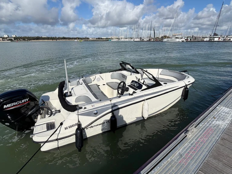 Motorboot mit oder ohne Skipper Bayliner mieten in La Rochelle