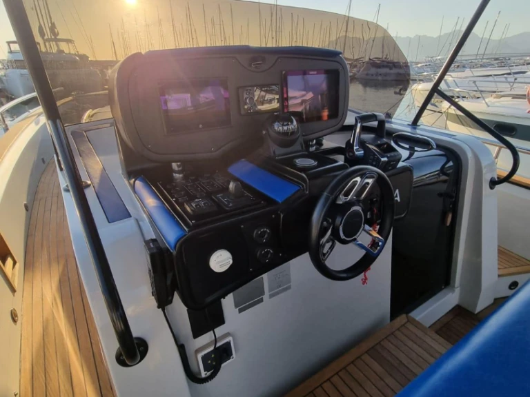 Motorboot mit oder ohne Skipper italyure mieten in Sorrent