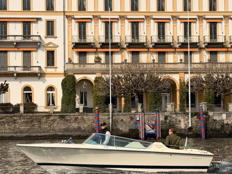 Motorboot mieten in Como (City) zum besten Preis