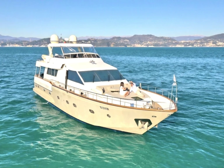 YachtCharter in Amalfi Coast - Versilcraft Falcon80 auf SamBoat