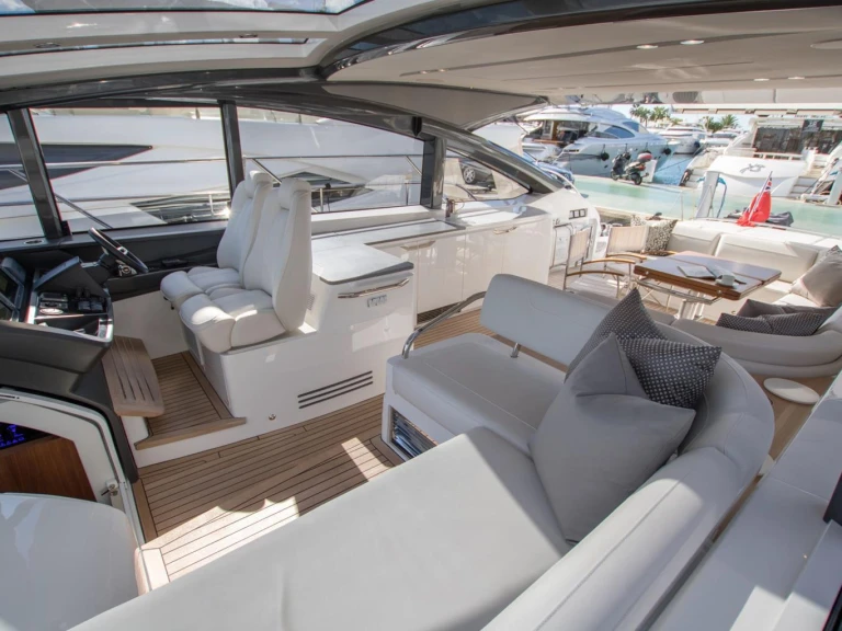 YachtCharter in Marina Botafoch - Princess Princess V58 auf SamBoat