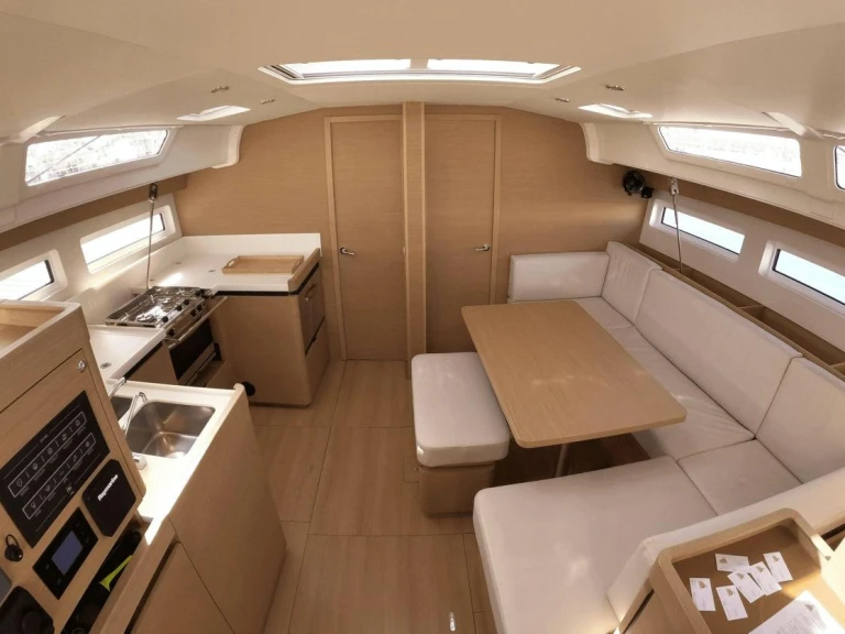 YachtCharter in Olbia - Jeanneau Sun Odyssey 490 auf SamBoat