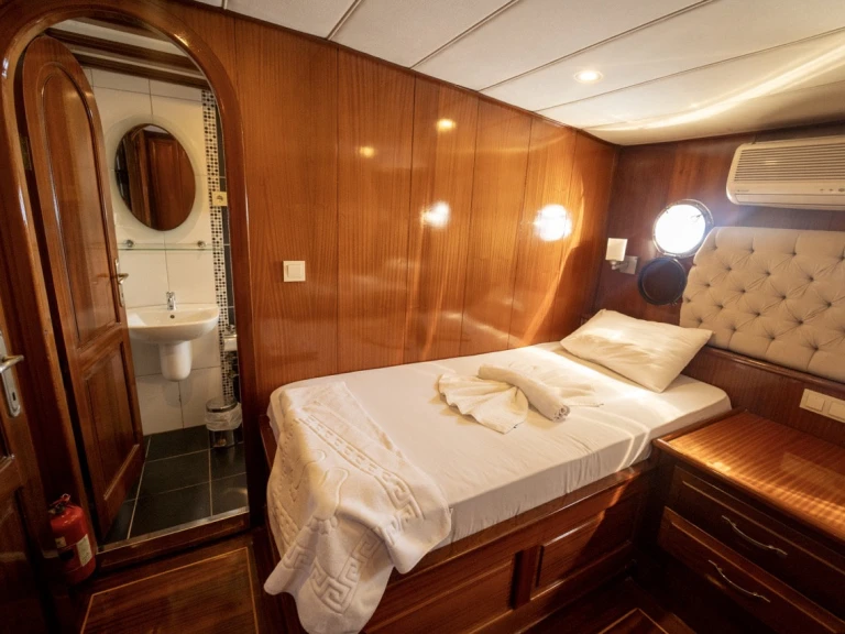 Ein  Gulet Queen Lila mieten in Fethiye