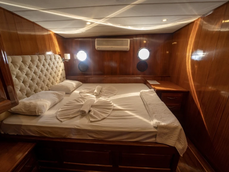 Ein  Gulet Queen Lila mieten in Fethiye