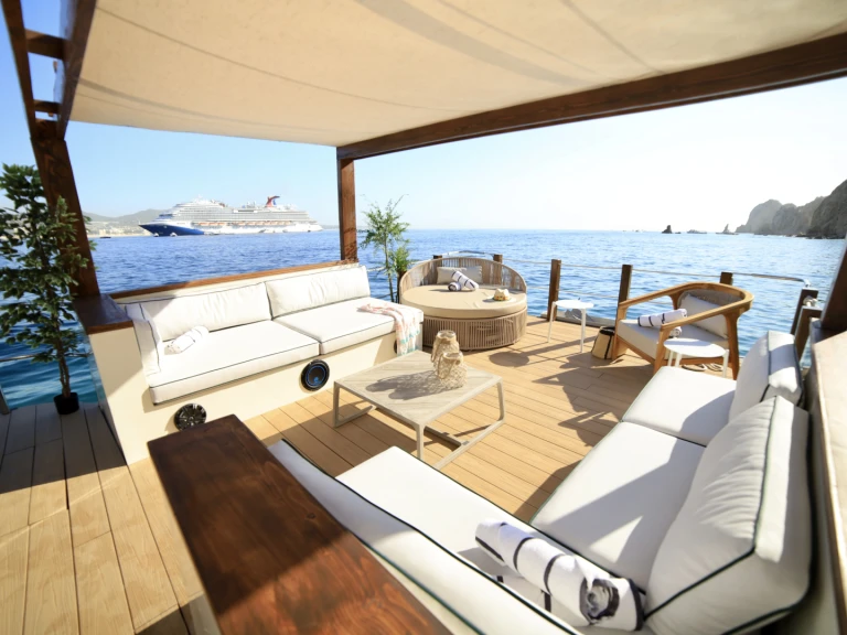 Vermietung Motorboot Custom Made mit Führerschein