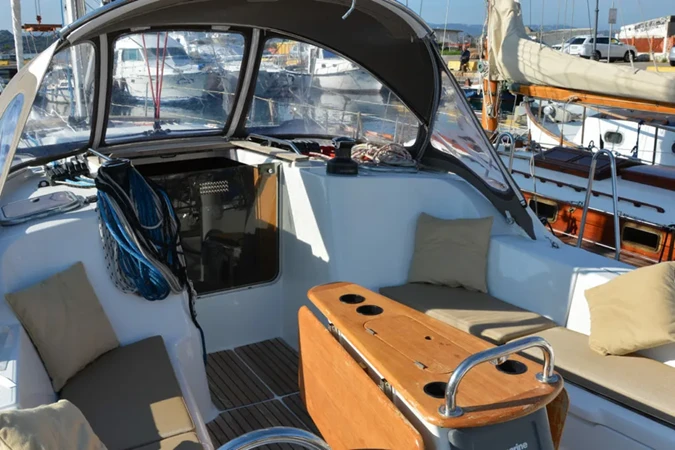 Jeanneau Sun Odyssey 42 Performance mieten Olbia