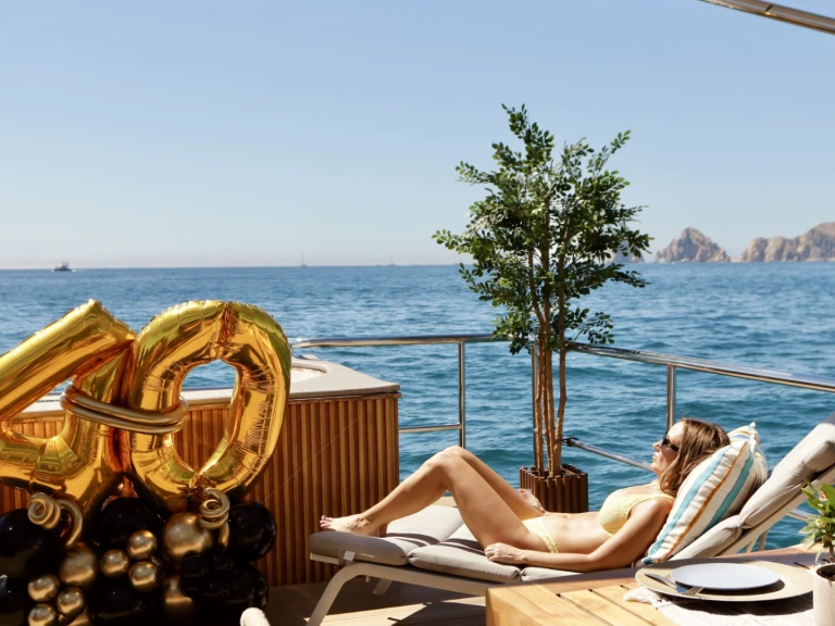 Ein Custom Made 40 mieten in Cabo San Lucas