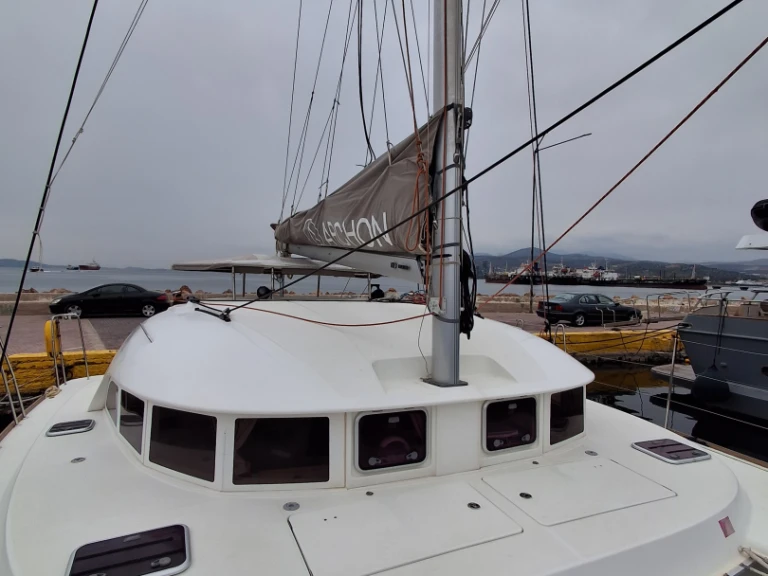 Ein Lagoon 410 mieten in Paros Port