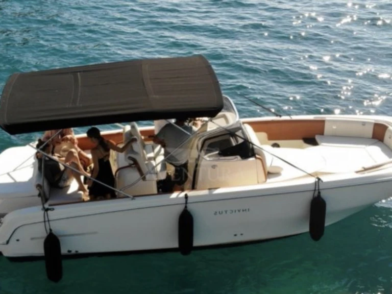 Motorboot mit oder ohne Skipper Invictus  mieten in Palma de Mallorca