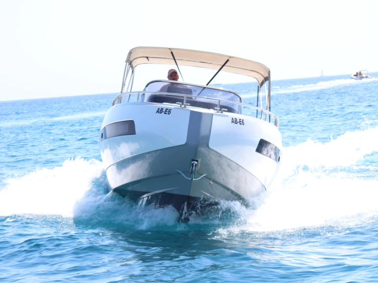 YachtCharter in El Toro - Invictus  280 GT auf SamBoat