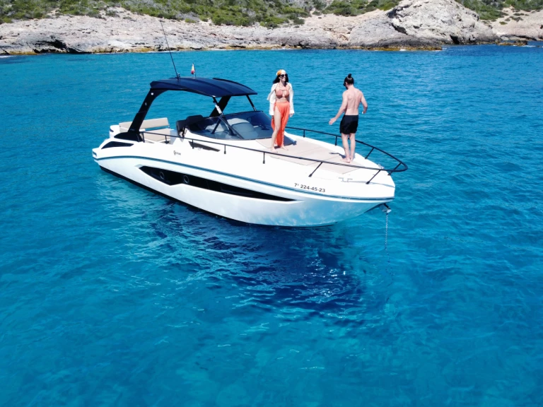 Ein FIM Regina 34 mieten in Marina Botafoch