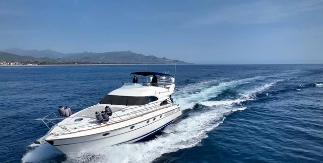 Motorboot mit oder ohne Skipper Fairline mieten in Milazzo