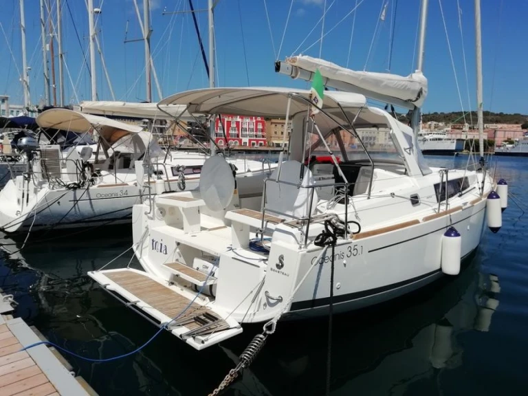 YachtCharter in Cagliari - Bénéteau Oceanis 35.1 auf SamBoat
