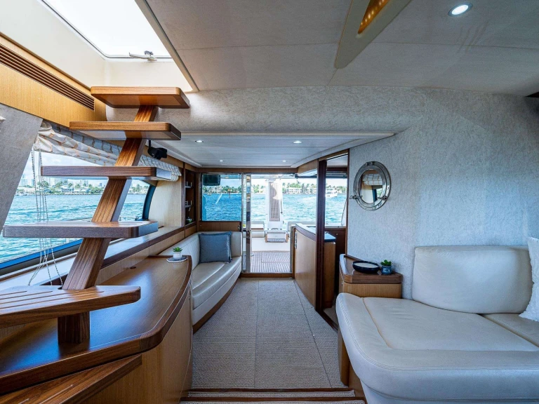 Vermietung Yacht Ferretti mit Führerschein