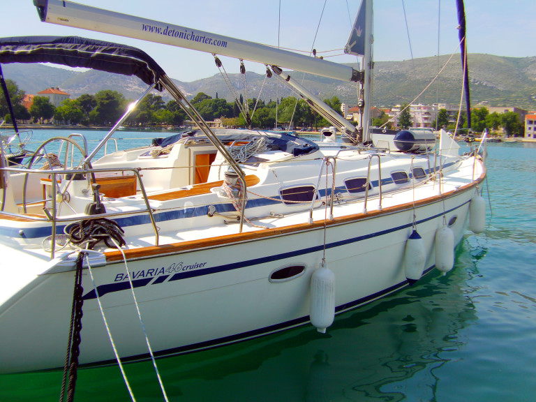 Ein Bavaria Cruiser 46 mieten in Trogir