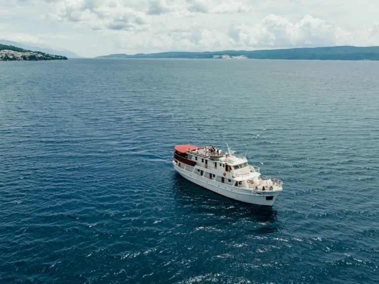 Motorboot mieten in Omiš - Betina Wooden Boat