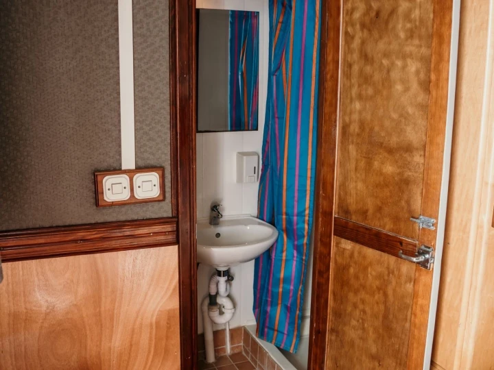 Motorboot mit oder ohne Skipper Betina mieten in Omiš