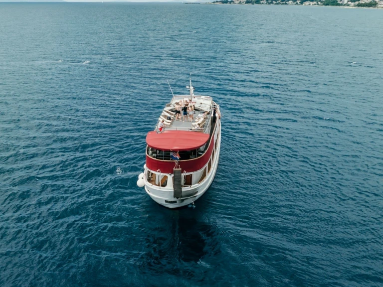 Betina Wooden Boat mieten Omiš
