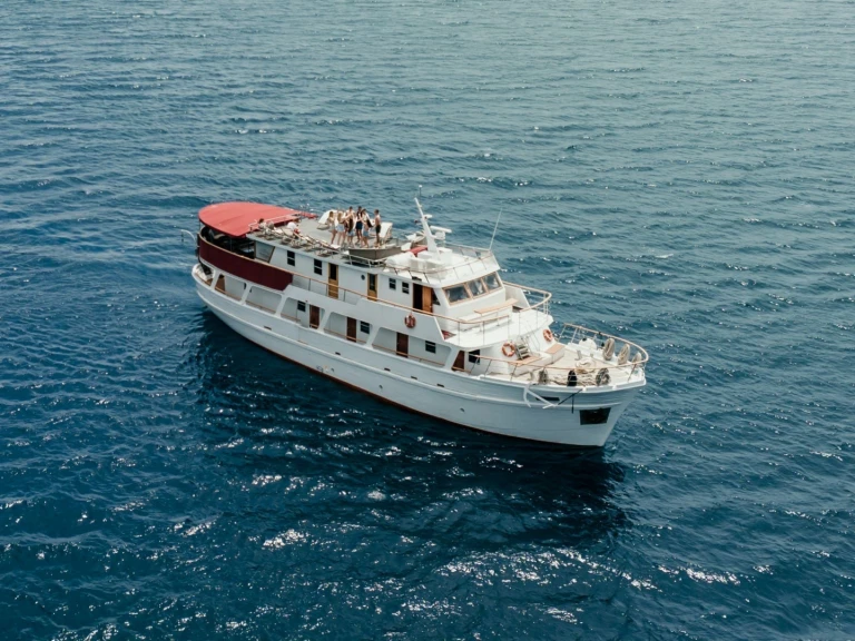 Betina Wooden Boat mieten Omiš
