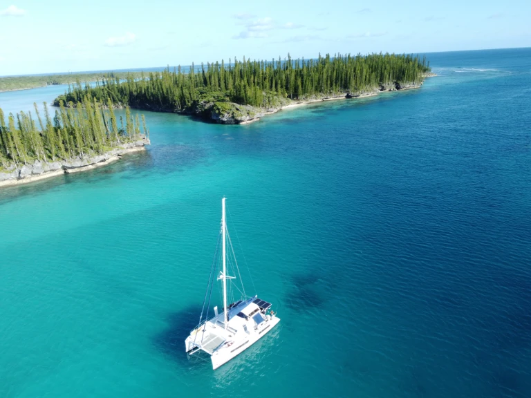 Ein Catana Catana 47 mieten in Nouméa