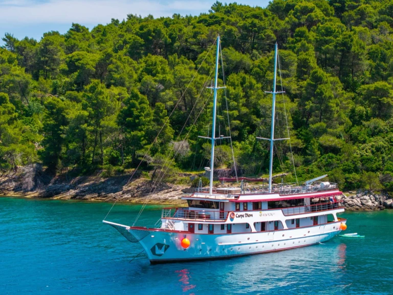 Yacht mieten in Omiš zum besten Preis