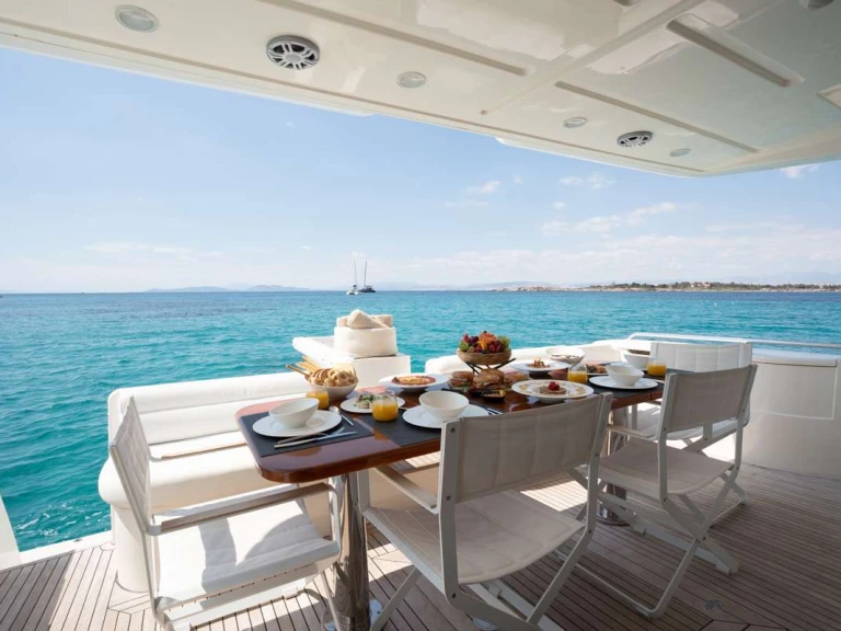 Vermietung Yacht Ferretti mit Führerschein
