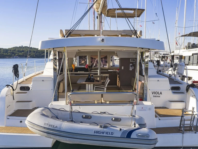 Katamaran mieten in Šibenik zum besten Preis
