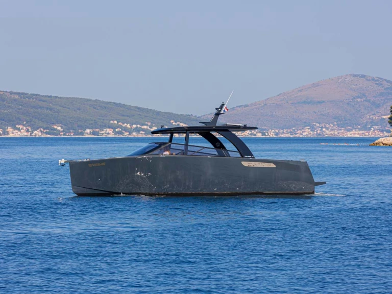 Motorboot mit oder ohne Skipper Colnago mieten in Split