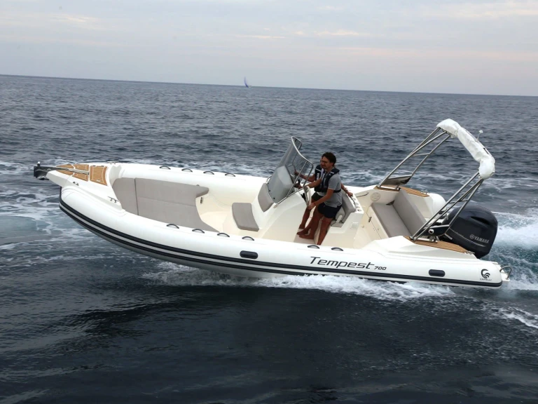 Schlauchboot mieten in Marine de Sant'Ambrogio - Capelli Tempest 700 CUP