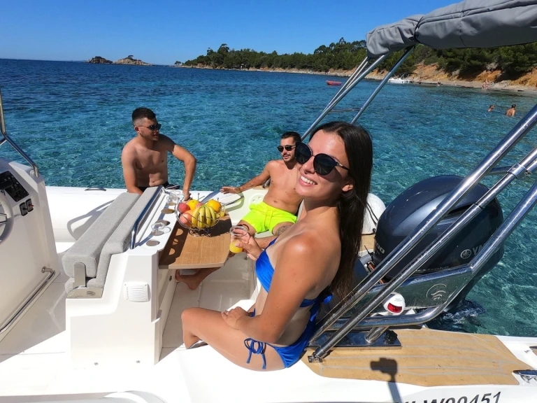Schlauchboot mit oder ohne Skipper Capelli mieten in Marine de Sant'Ambrogio